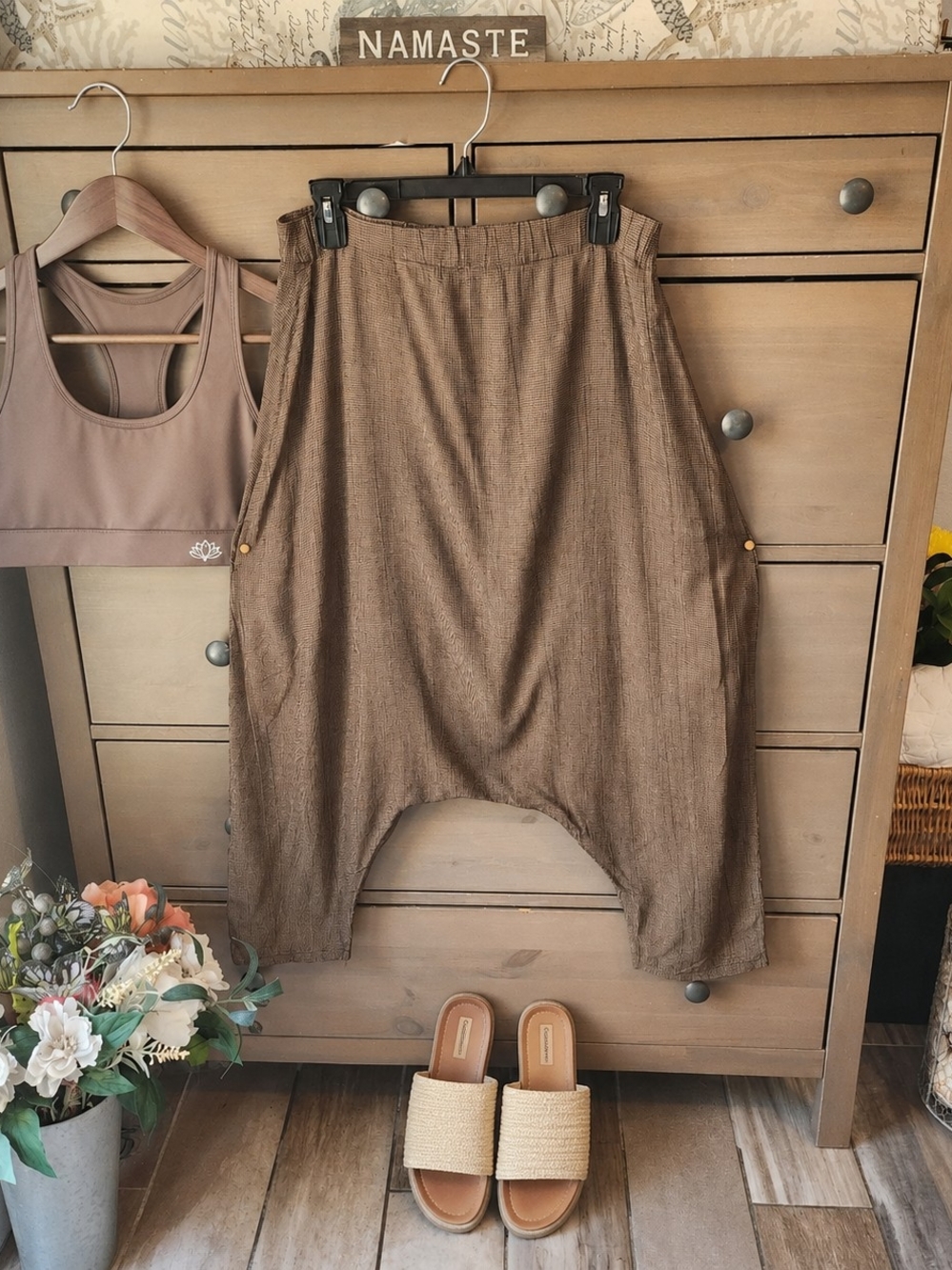 Relaxed Harem Pants in Brown